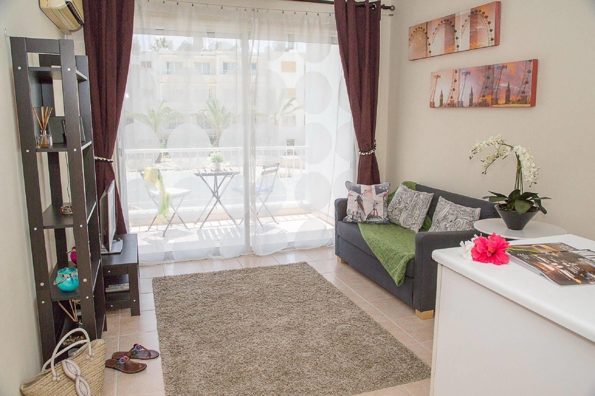 Paphos Love Nest Apartment エクステリア 写真