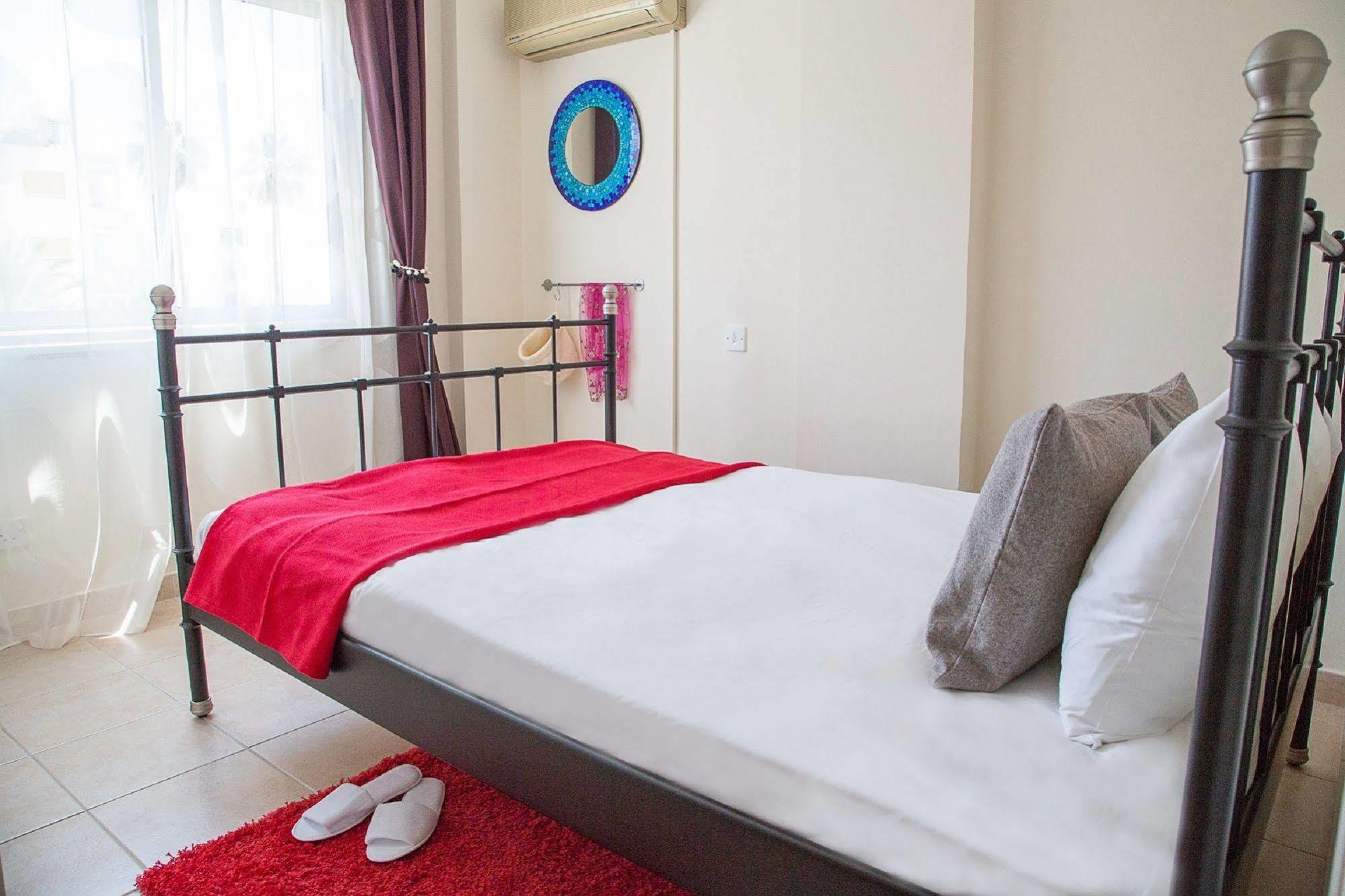 Paphos Love Nest Apartment エクステリア 写真