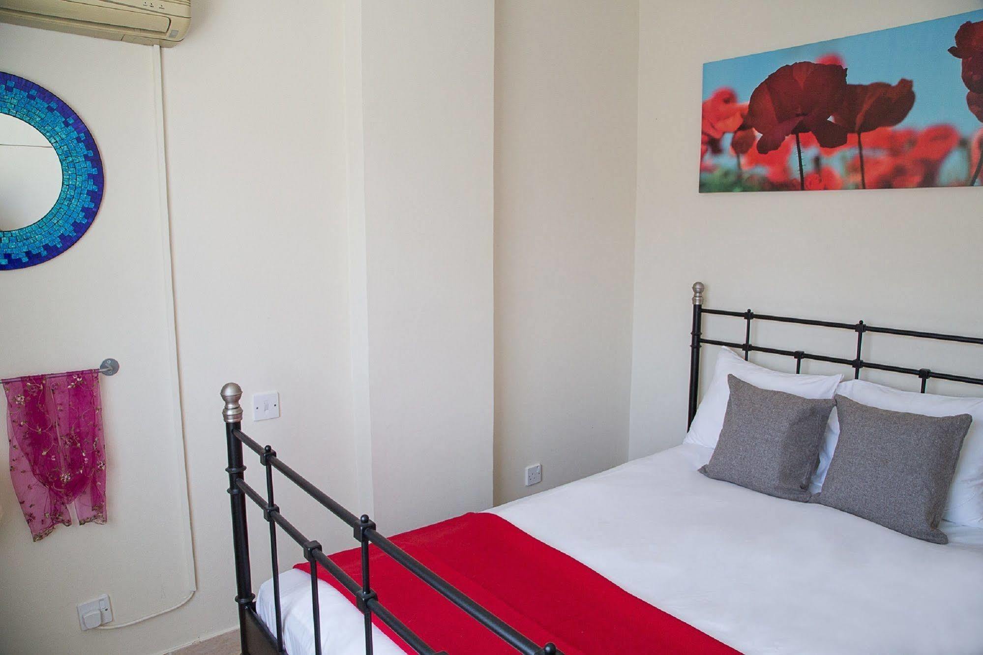 Paphos Love Nest Apartment エクステリア 写真