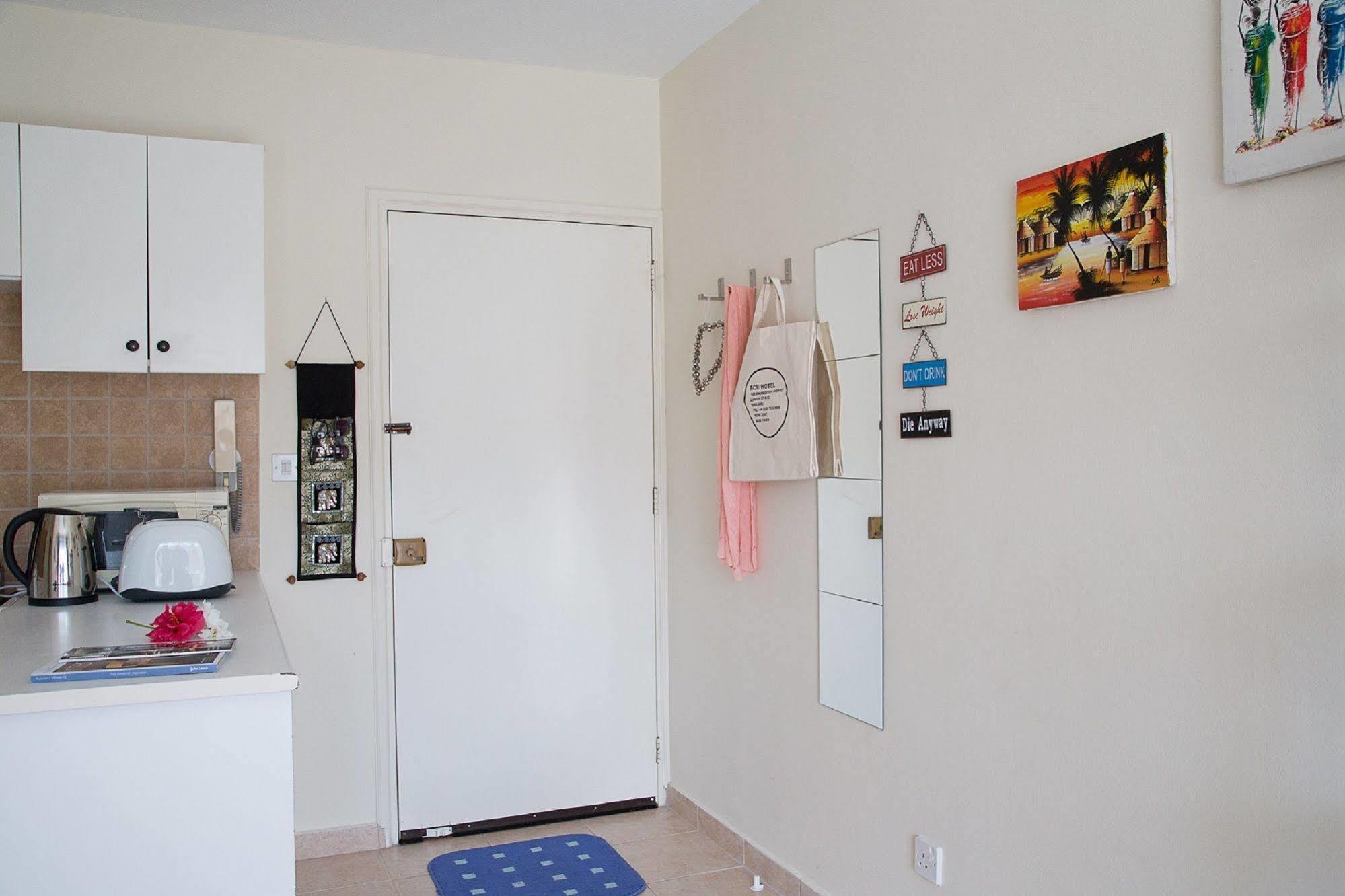 Paphos Love Nest Apartment エクステリア 写真
