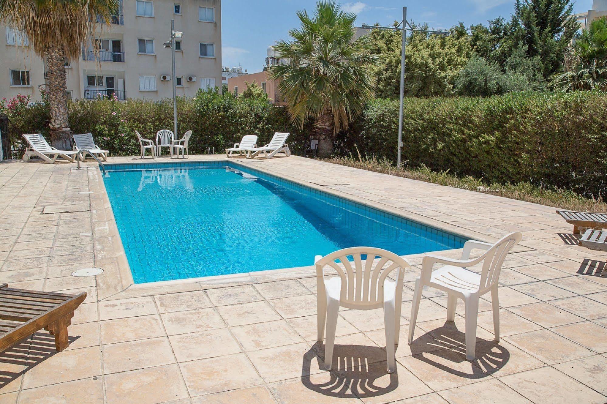 Paphos Love Nest Apartment エクステリア 写真